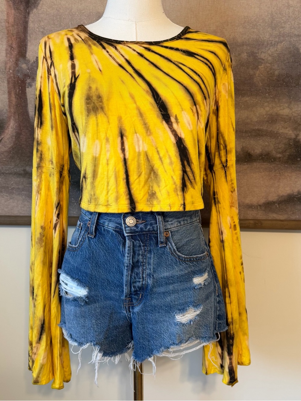 EARTHBOUND Yellow & Black Swirl Tie-Dye Long Sleeve Crop Top with Open Back